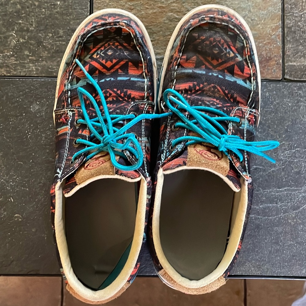 Twisted X size 9
